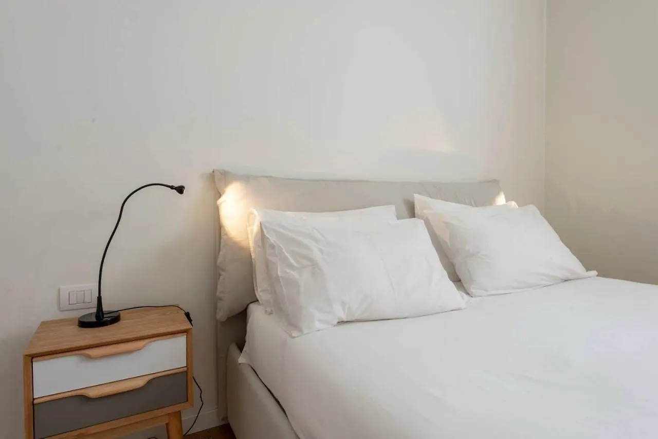 Appartamento Joivy 1Br Apt In Isola With Stunning View To Bosco Verticale Milano Italia